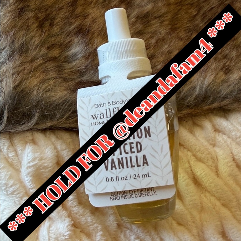 Bath & Body Works Wallflowers Refill — Cinnamon Spiced Vanilla NEW